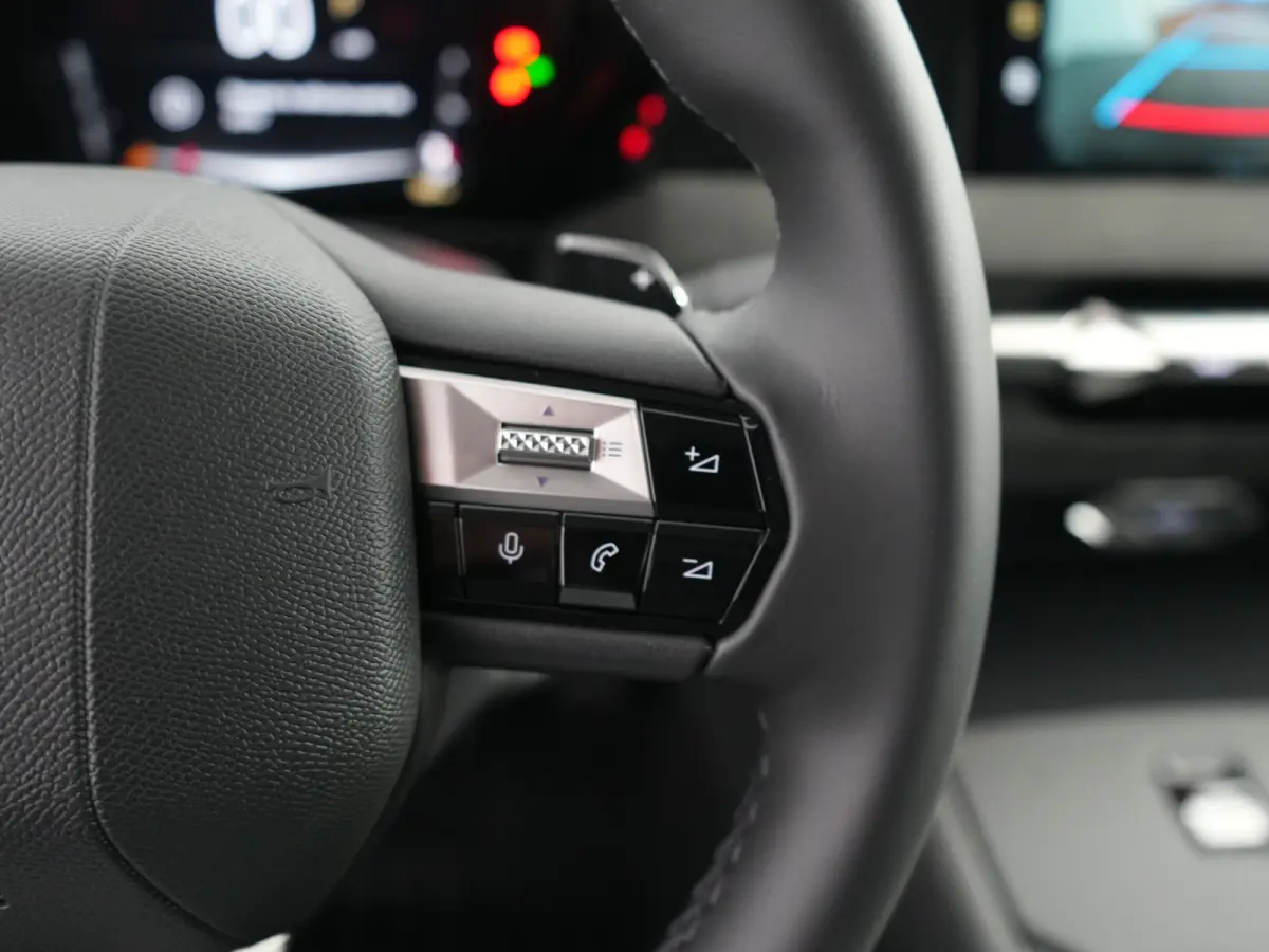 1.2 Hybrid 136 Edition France | 19" Lichtmetalen velgen LIMA | Adaptive Cruise Control met Stop&Go functie | Cruise control adaptief met Stop&Go en stuurhulp