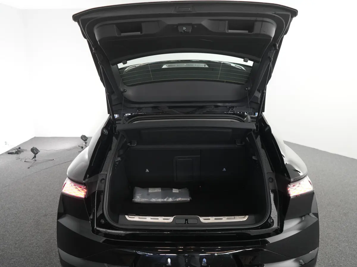 1.2 Hybrid 136 Edition France | 19" Lichtmetalen velgen LIMA | Adaptive Cruise Control met Stop&Go functie | Cruise control adaptief met Stop&Go en stuurhulp