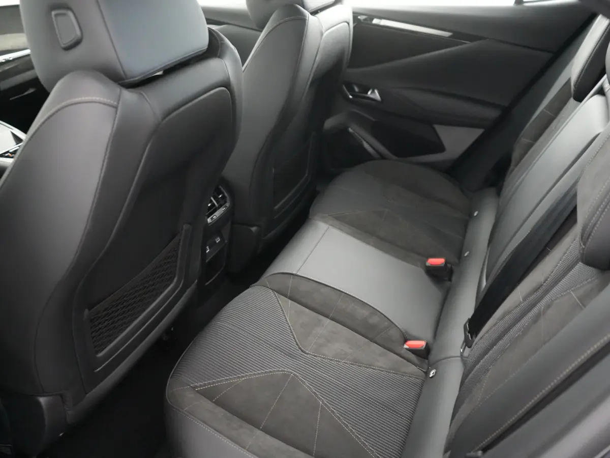 1.2 Hybrid 136 Edition France | 19" Lichtmetalen velgen LIMA | Adaptive Cruise Control met Stop&Go functie | Cruise control adaptief met Stop&Go en stuurhulp