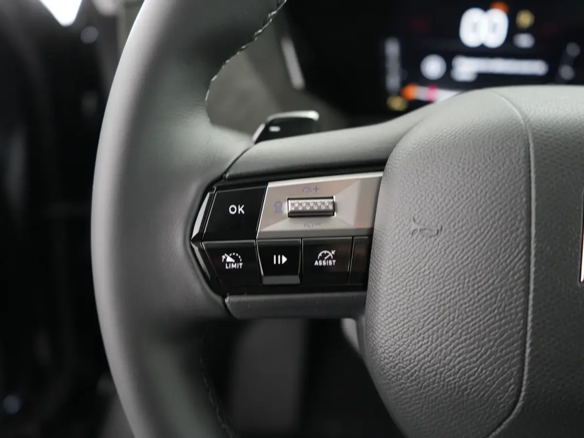 1.2 Hybrid 136 Edition France | 19" Lichtmetalen velgen LIMA | Adaptive Cruise Control met Stop&Go functie | Cruise control adaptief met Stop&Go en stuurhulp