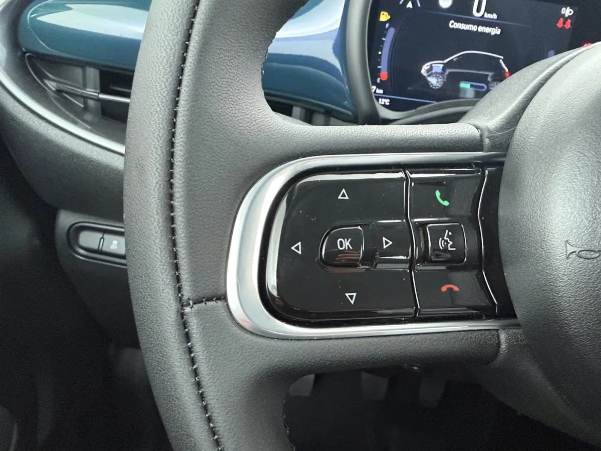 Torino, (2026) | 10,25" touchscreen radio met Bluetooth, DAB & USB | Apple Carplay® / Android Auto™ voorbereiding | Automatische airconditioning