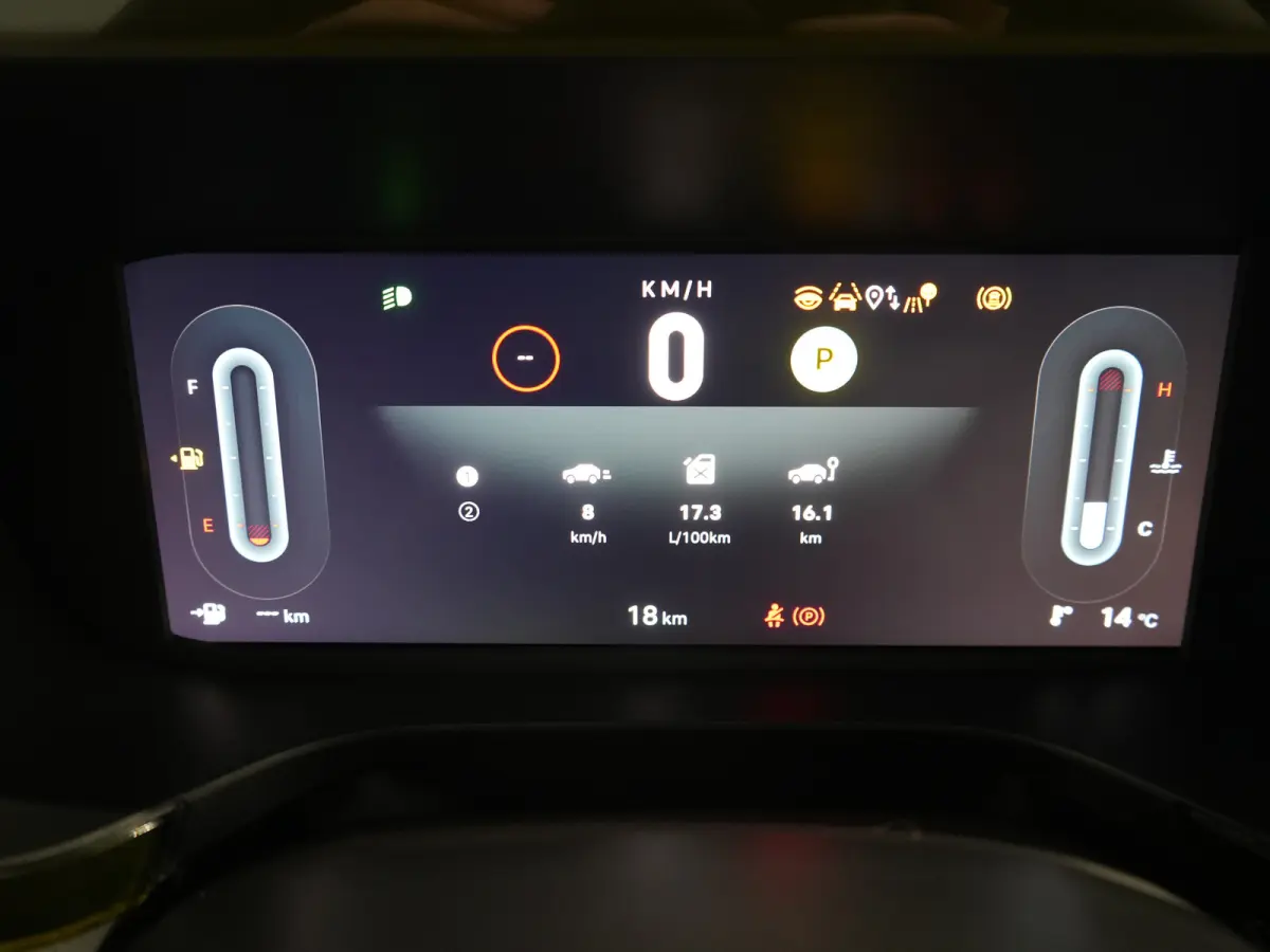 Icon | 10,25" touchscreen radio met Bluetooth, DAB & USB | Airconditioning handmatig | Cruise Control incl. speed limiter