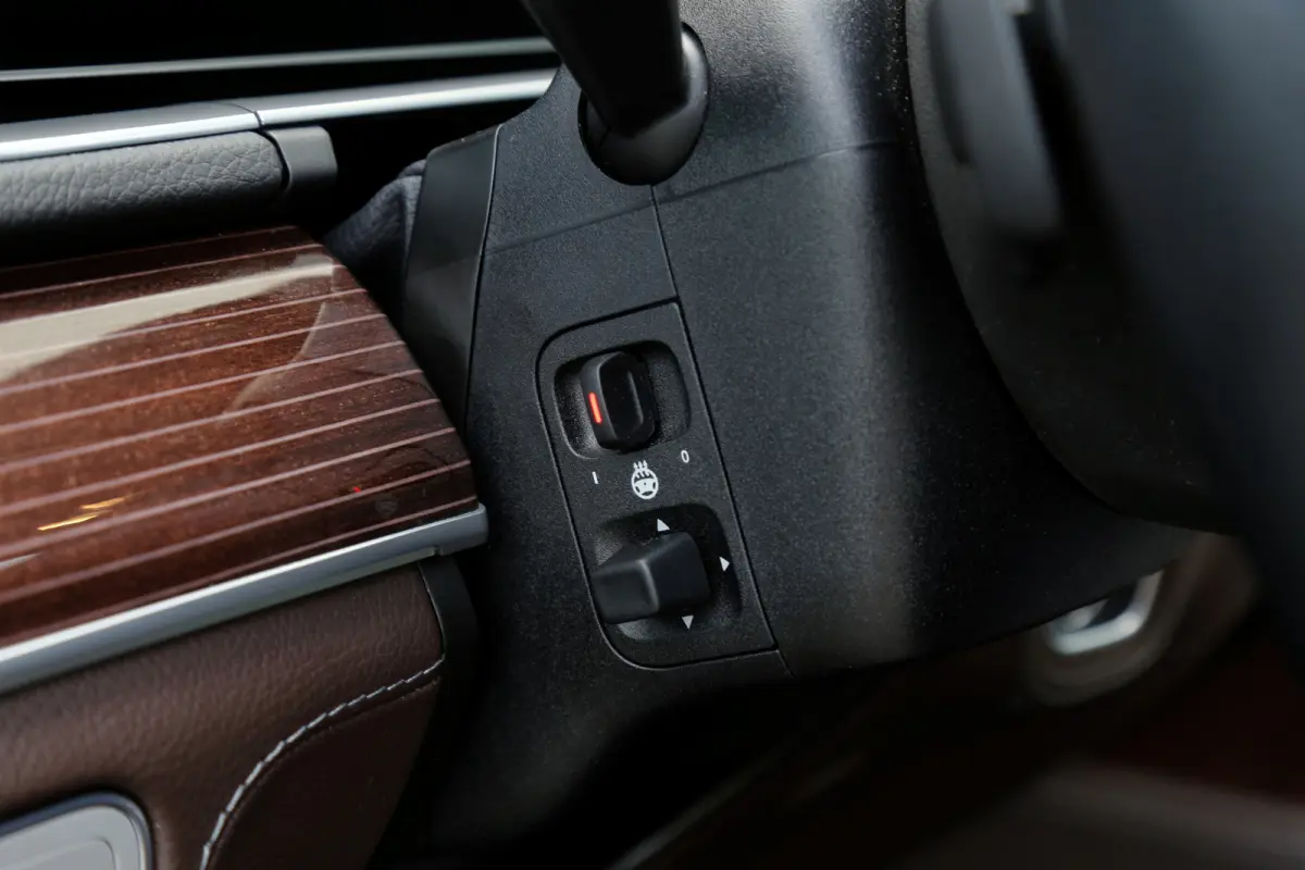 350 e PHEV Plug in 4MATIC Premium Plus*Perfect MB Onderh.*BTW*1ste Eig*Luchtvering/Softclose/Dubbel glas/Burmester/Elek. Trekhaak/Pano/ACC met stuurhulp/360/Stoelverw.V+A/Stuurverw./Stoelkoe