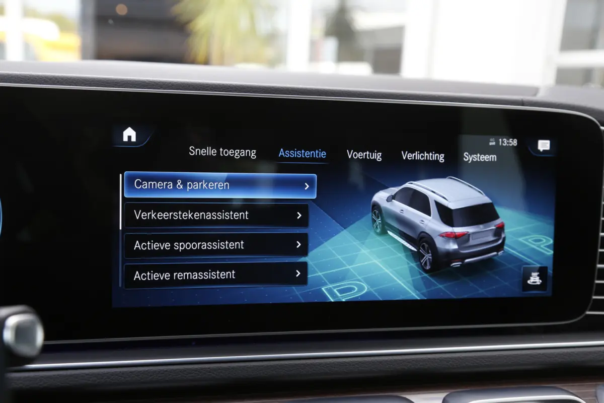 350 e PHEV Plug in 4MATIC Premium Plus*Perfect MB Onderh.*BTW*1ste Eig*Luchtvering/Softclose/Dubbel glas/Burmester/Elek. Trekhaak/Pano/ACC met stuurhulp/360/Stoelverw.V+A/Stuurverw./Stoelkoe