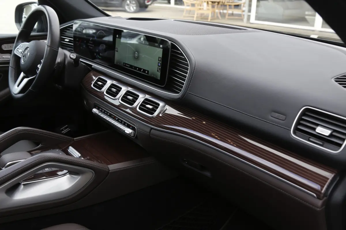 350 e PHEV Plug in 4MATIC Premium Plus*Perfect MB Onderh.*BTW*1ste Eig*Luchtvering/Softclose/Dubbel glas/Burmester/Elek. Trekhaak/Pano/ACC met stuurhulp/360/Stoelverw.V+A/Stuurverw./Stoelkoe