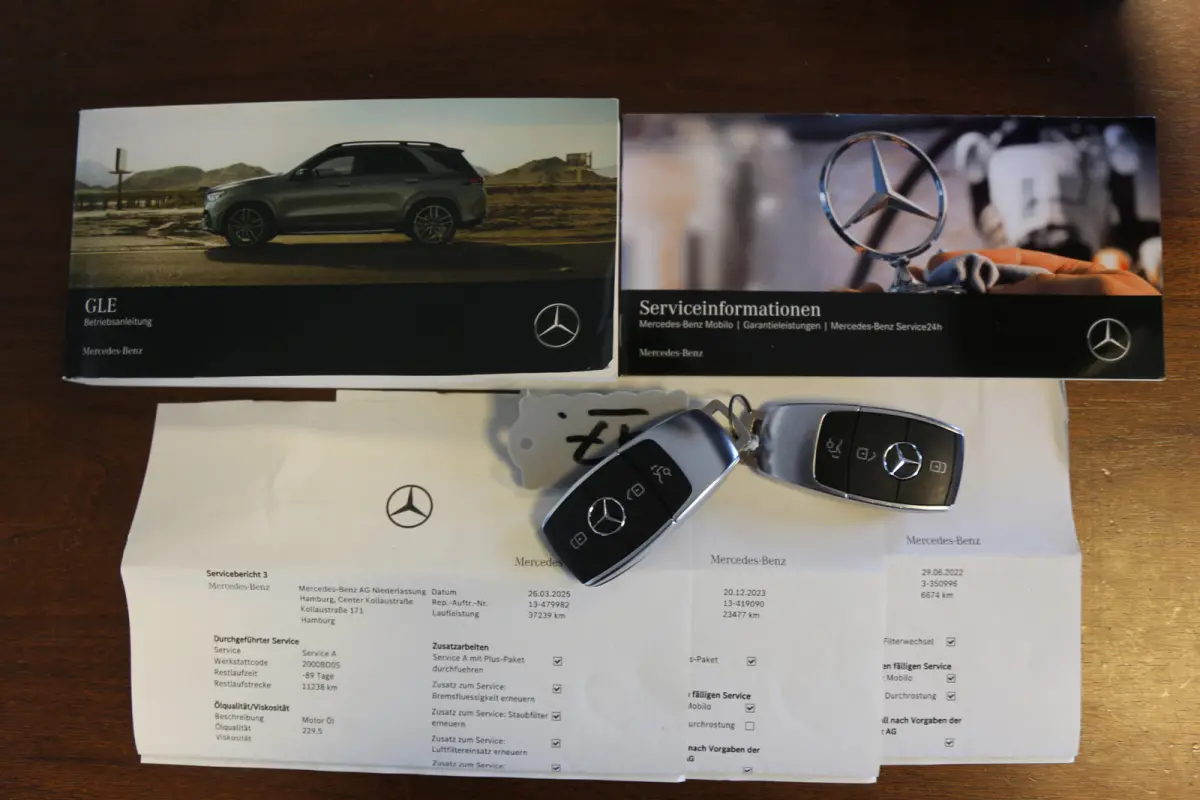 350 e PHEV Plug in 4MATIC Premium Plus*Perfect MB Onderh.*BTW*1ste Eig*Luchtvering/Softclose/Dubbel glas/Burmester/Elek. Trekhaak/Pano/ACC met stuurhulp/360/Stoelverw.V+A/Stuurverw./Stoelkoe