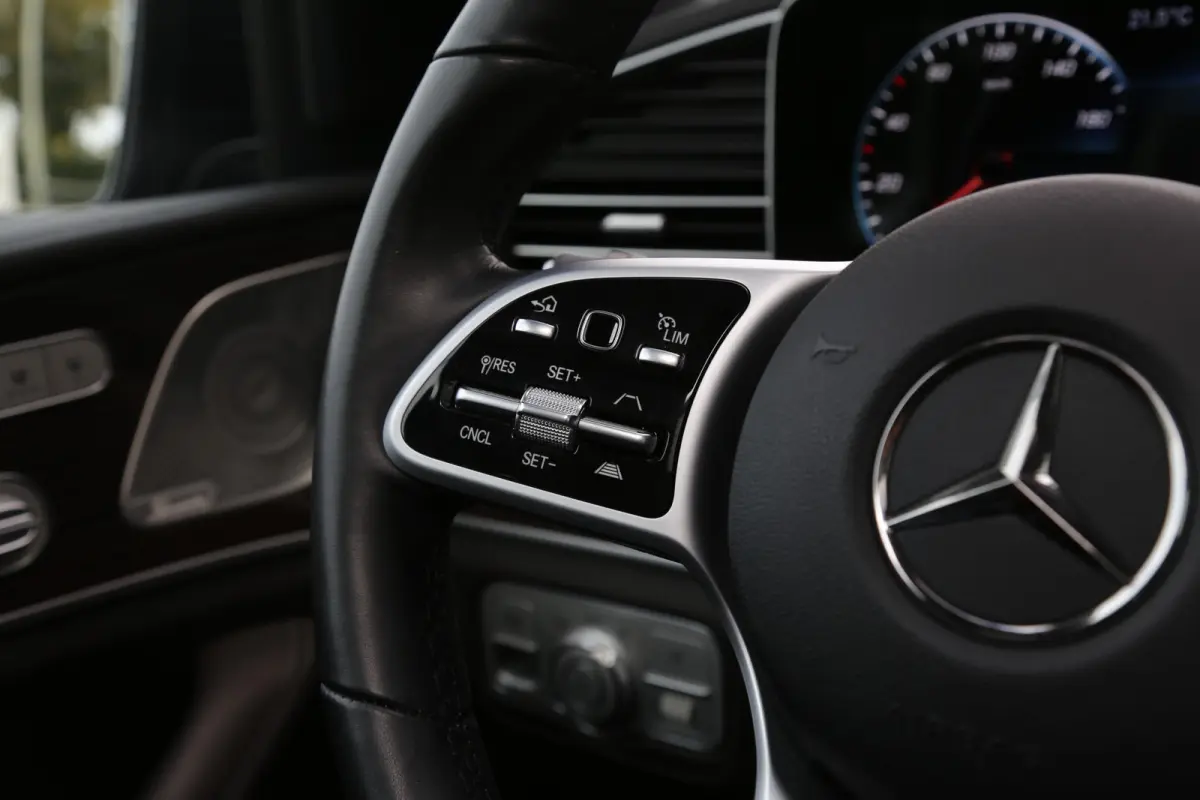 350 e PHEV Plug in 4MATIC Premium Plus*Perfect MB Onderh.*BTW*1ste Eig*Luchtvering/Softclose/Dubbel glas/Burmester/Elek. Trekhaak/Pano/ACC met stuurhulp/360/Stoelverw.V+A/Stuurverw./Stoelkoe