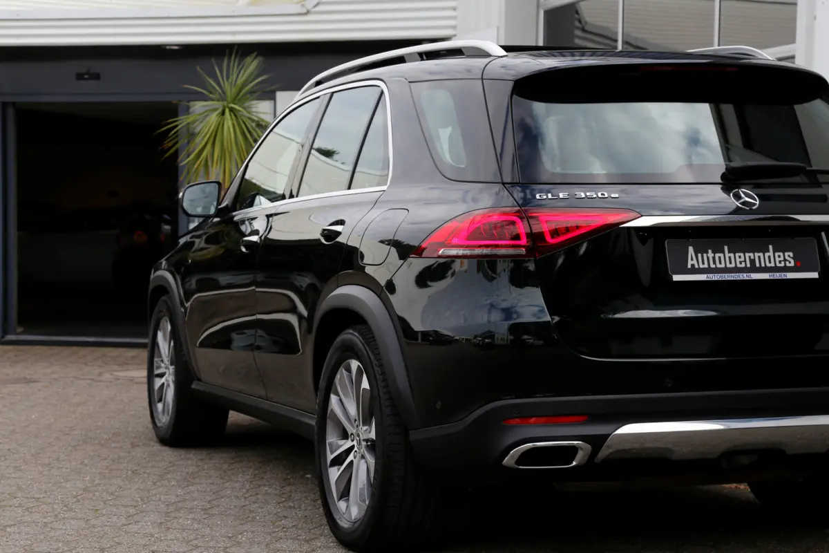 350 e PHEV Plug in 4MATIC Premium Plus*Perfect MB Onderh.*BTW*1ste Eig*Luchtvering/Softclose/Dubbel glas/Burmester/Elek. Trekhaak/Pano/ACC met stuurhulp/360/Stoelverw.V+A/Stuurverw./Stoelkoe