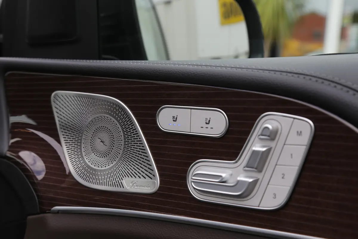 350 e PHEV Plug in 4MATIC Premium Plus*Perfect MB Onderh.*BTW*1ste Eig*Luchtvering/Softclose/Dubbel glas/Burmester/Elek. Trekhaak/Pano/ACC met stuurhulp/360/Stoelverw.V+A/Stuurverw./Stoelkoe