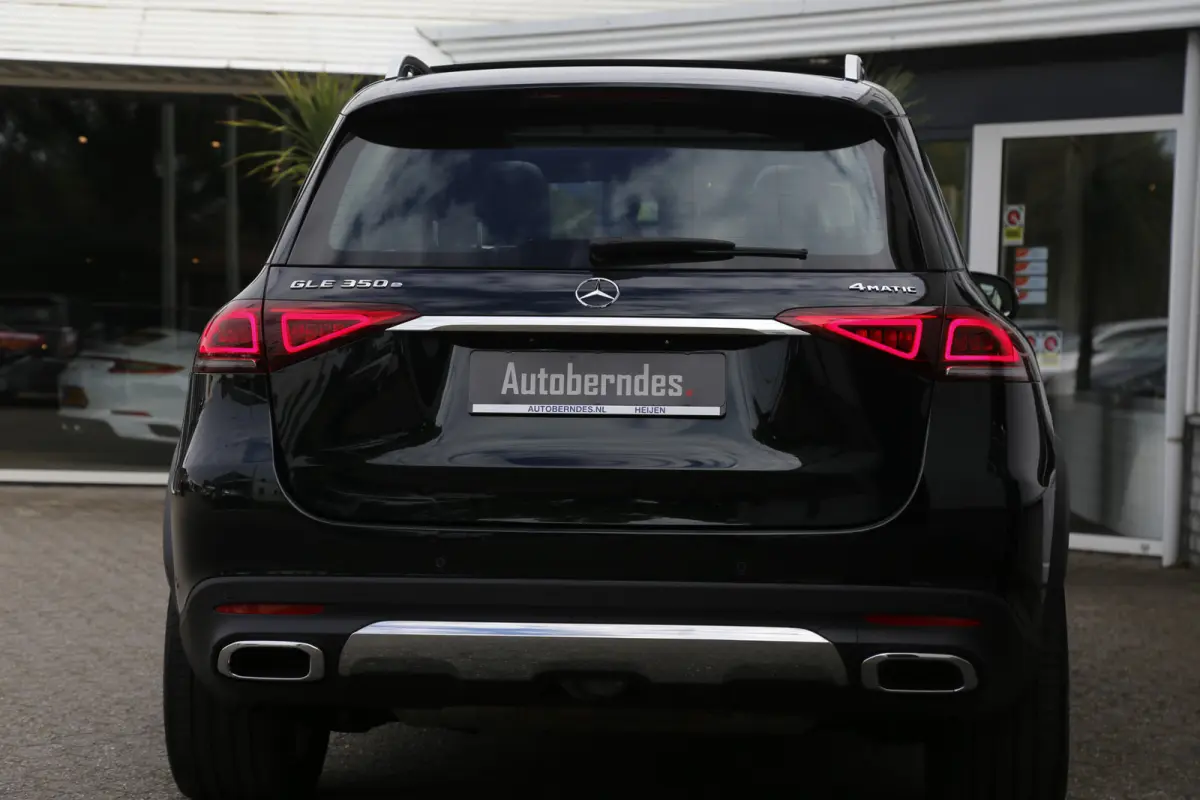 350 e PHEV Plug in 4MATIC Premium Plus*Perfect MB Onderh.*BTW*1ste Eig*Luchtvering/Softclose/Dubbel glas/Burmester/Elek. Trekhaak/Pano/ACC met stuurhulp/360/Stoelverw.V+A/Stuurverw./Stoelkoe