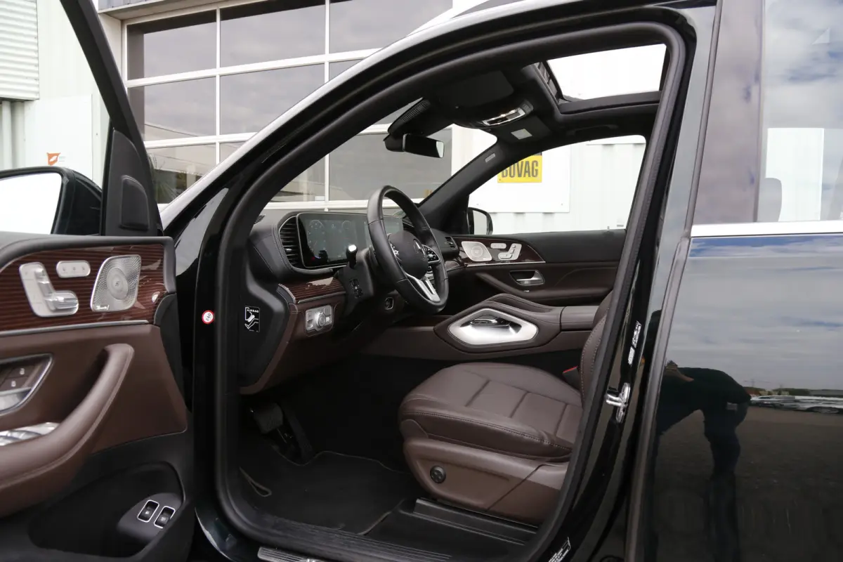 350 e PHEV Plug in 4MATIC Premium Plus*Perfect MB Onderh.*BTW*1ste Eig*Luchtvering/Softclose/Dubbel glas/Burmester/Elek. Trekhaak/Pano/ACC met stuurhulp/360/Stoelverw.V+A/Stuurverw./Stoelkoe