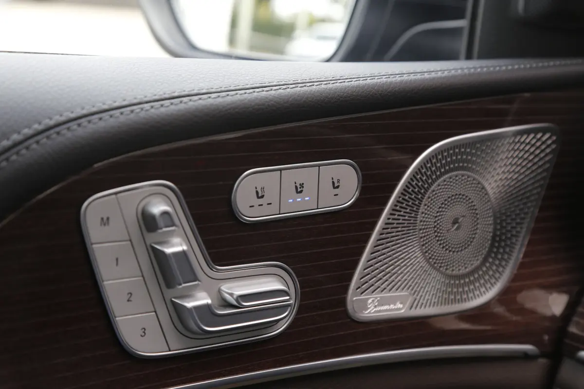 350 e PHEV Plug in 4MATIC Premium Plus*Perfect MB Onderh.*BTW*1ste Eig*Luchtvering/Softclose/Dubbel glas/Burmester/Elek. Trekhaak/Pano/ACC met stuurhulp/360/Stoelverw.V+A/Stuurverw./Stoelkoe