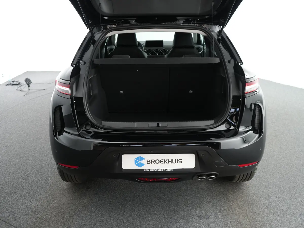 Performance Line | 17" lichtmetalen velgen DUBLIN | DS Iris Navigatie System | Draadloze Apple CarPlay™, Android Auto®