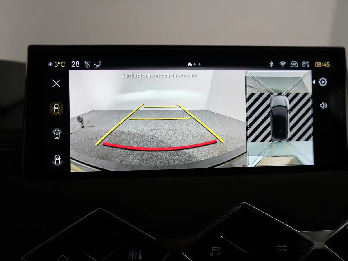 Performance Line | 17" lichtmetalen velgen DUBLIN | DS Iris Navigatie System | Draadloze Apple CarPlay™, Android Auto®