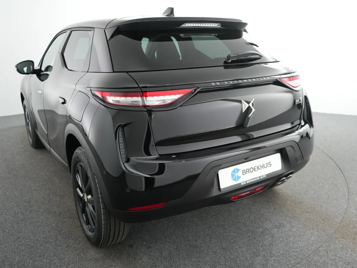 Performance Line | 17" lichtmetalen velgen DUBLIN | DS Iris Navigatie System | Draadloze Apple CarPlay™, Android Auto®