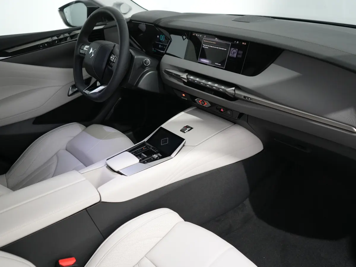 E-Tense Esprit De Voyage 225 PK | Panorama schuif-/ kanteldak | Leder | Elek. Stoelen | Focal audio |