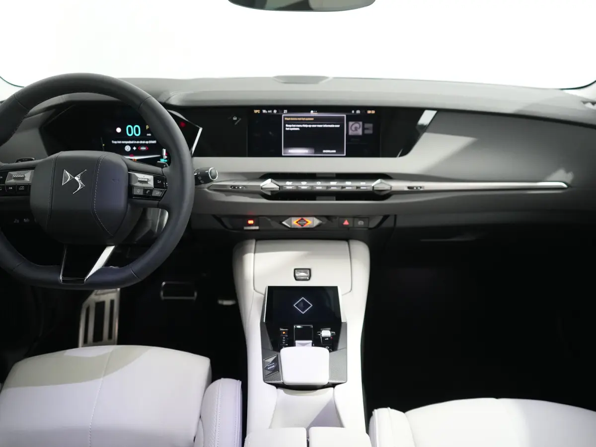 E-Tense Esprit De Voyage 225 PK | Panorama schuif-/ kanteldak | Leder | Elek. Stoelen | Focal audio |