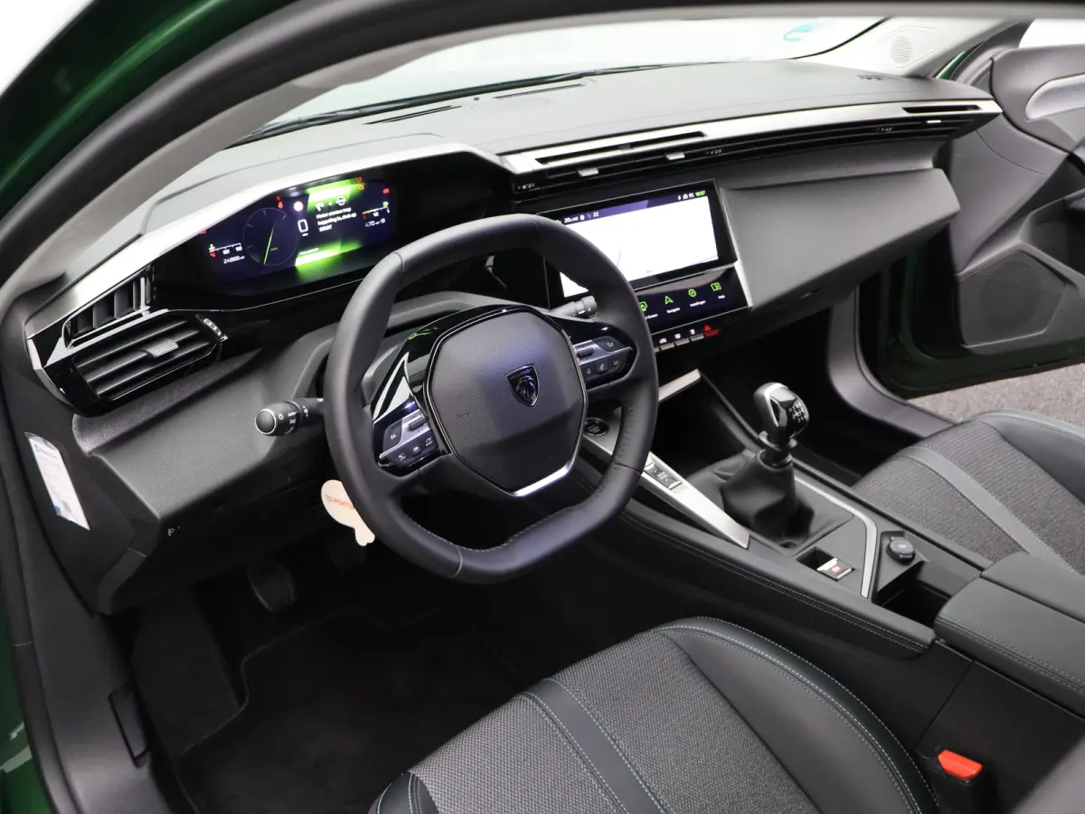 1.2 PureTech Allure Pack Business | Carplay | Clima | 360* Camera | Navi | Adpatieve cruise | Keyless | Dodehoek detectie |