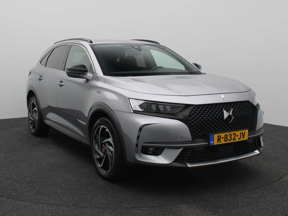 E-Tense Performance Line+ | Achterbank in delen neerklapbaar | Achteruitrijcamera | Alarm klasse 1(startblokkering)