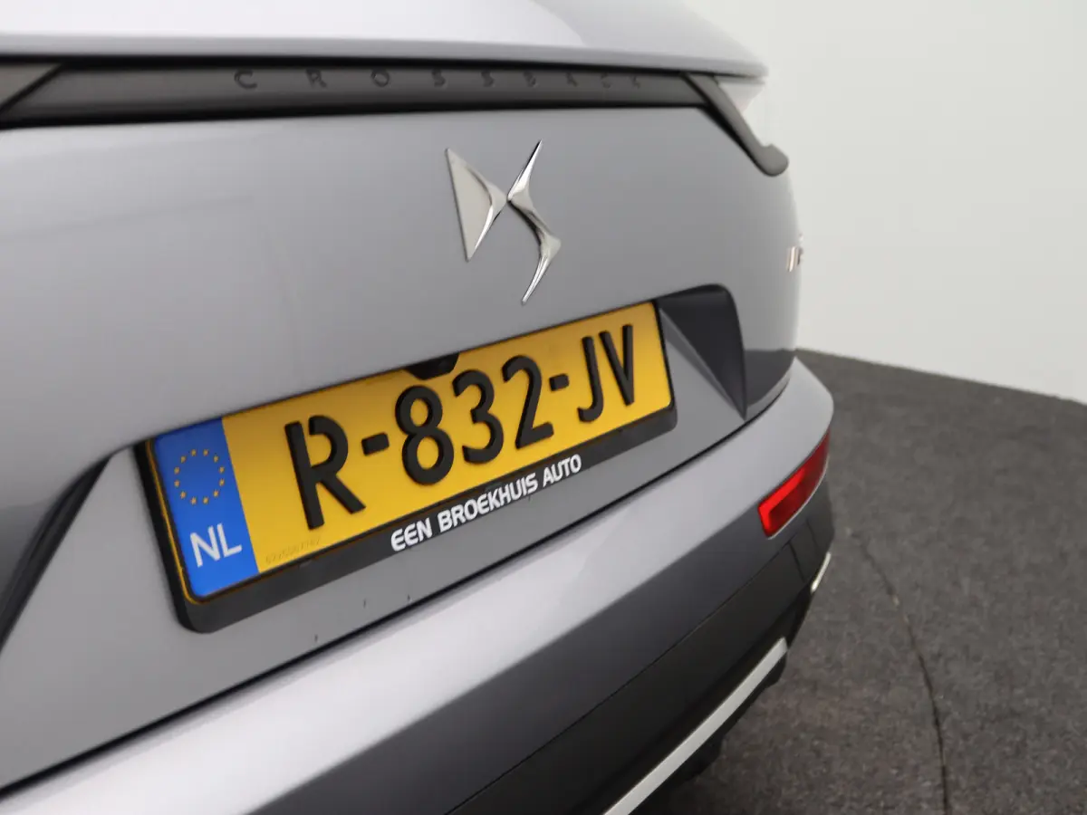 E-Tense Performance Line+ | Achterbank in delen neerklapbaar | Achteruitrijcamera | Alarm klasse 1(startblokkering)