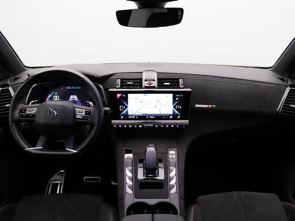 E-Tense Performance Line+ | Achterbank in delen neerklapbaar | Achteruitrijcamera | Alarm klasse 1(startblokkering)
