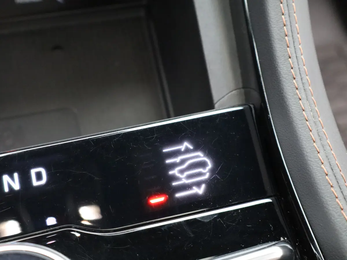 2.0 Summit Reserve 4xe | SOH 92% | Luchtvering | McIntosh | Pano dak | 21"LMV | Stoelverw. en verkoeling V+A | Memory | Elek. stoelen | HUD | Passagier display | Carplay |