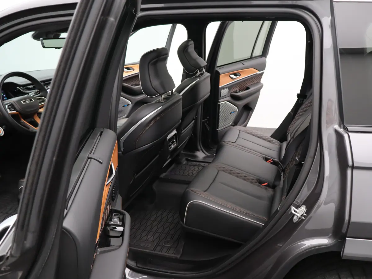 2.0 Summit Reserve 4xe | SOH 92% | Luchtvering | McIntosh | Pano dak | 21"LMV | Stoelverw. en verkoeling V+A | Memory | Elek. stoelen | HUD | Passagier display | Carplay |