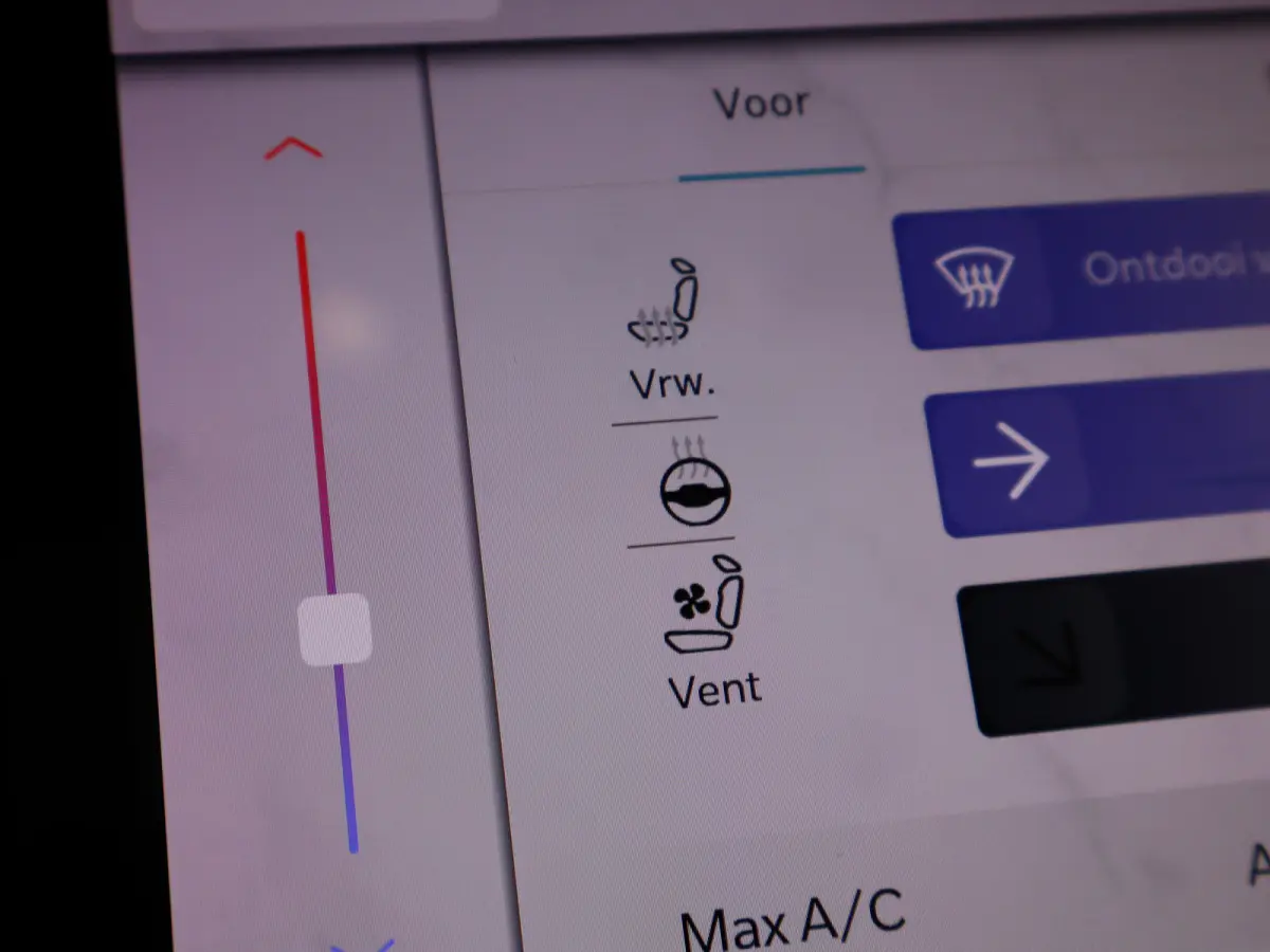 2.0 Summit Reserve 4xe | SOH 92% | Luchtvering | McIntosh | Pano dak | 21"LMV | Stoelverw. en verkoeling V+A | Memory | Elek. stoelen | HUD | Passagier display | Carplay |