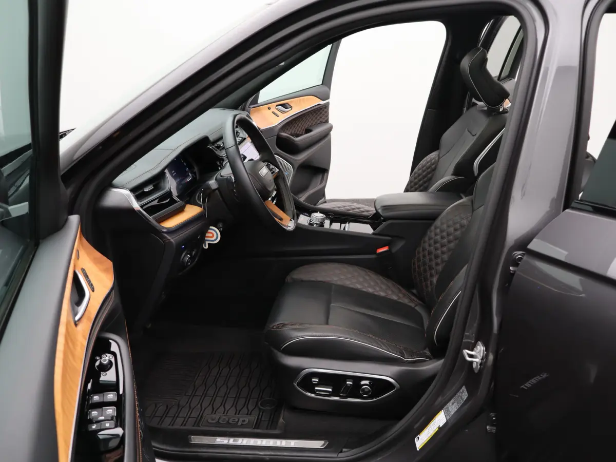 2.0 Summit Reserve 4xe | SOH 92% | Luchtvering | McIntosh | Pano dak | 21"LMV | Stoelverw. en verkoeling V+A | Memory | Elek. stoelen | HUD | Passagier display | Carplay |
