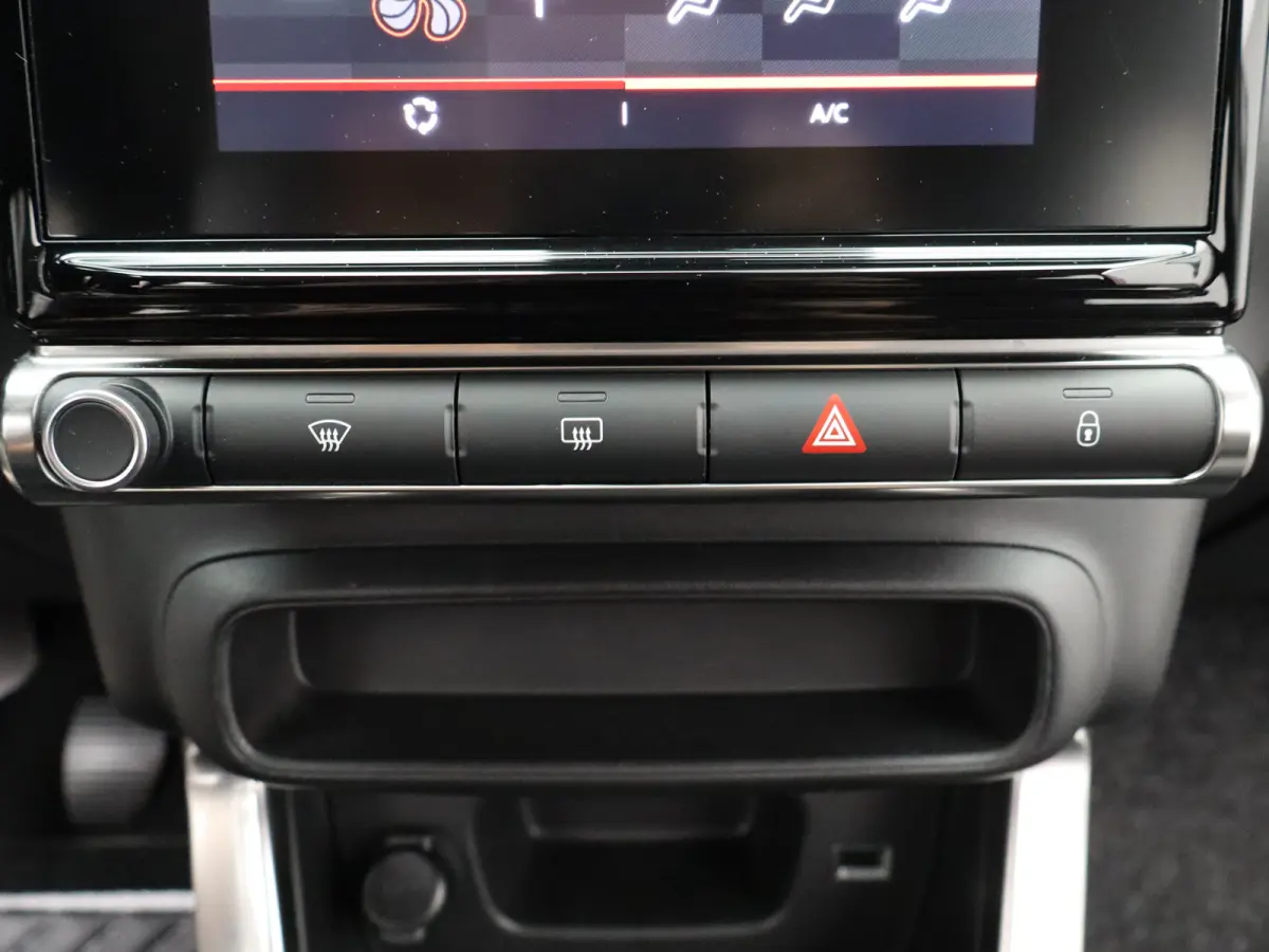 1.2 PureTech Live Navigatie | Airco | Cruise Control | LED verlichting | Parkeersenoren