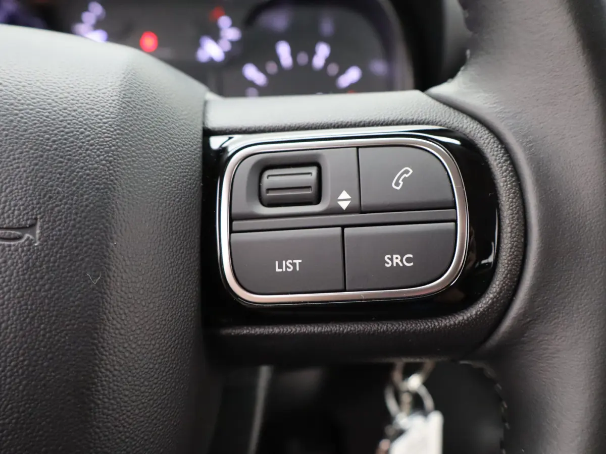 1.2 PureTech Live Navigatie | Airco | Cruise Control | LED verlichting | Parkeersenoren