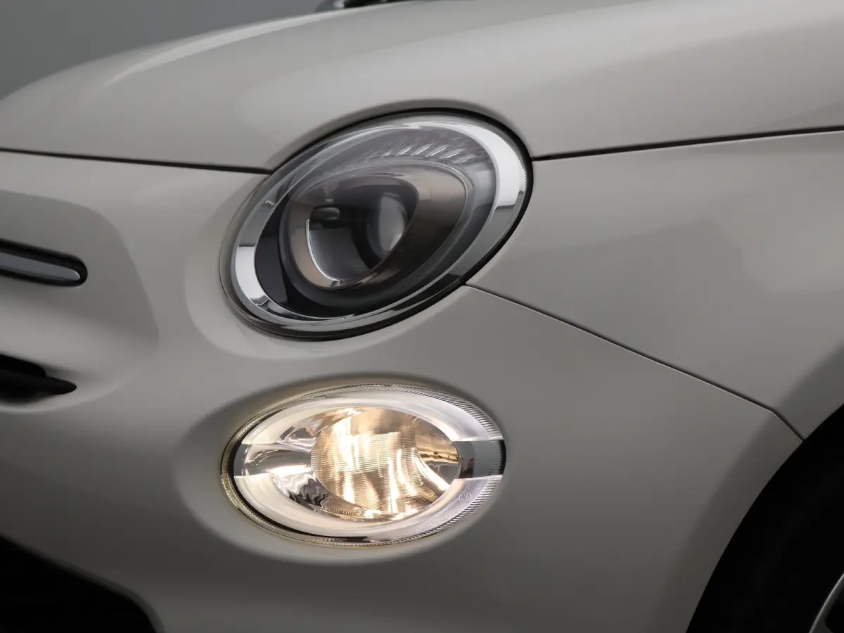 0.9 TwinAir Turbo Mirror Schuifdak | Airco | Navigatie | 15" Lichtmetalen Velgen | Bluetooth Telefoon Verbinding