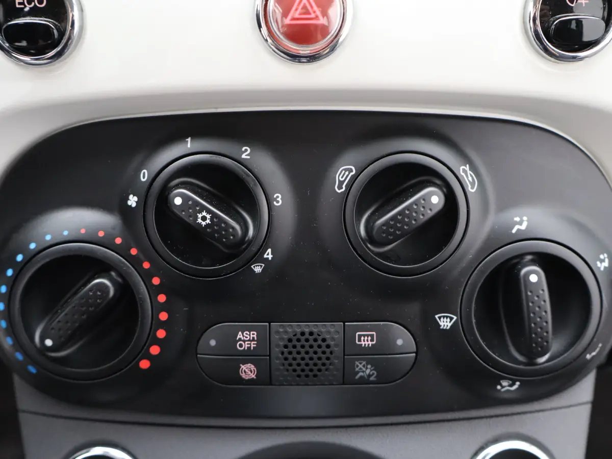 0.9 TwinAir Turbo Mirror Schuifdak | Airco | Navigatie | 15" Lichtmetalen Velgen | Bluetooth Telefoon Verbinding