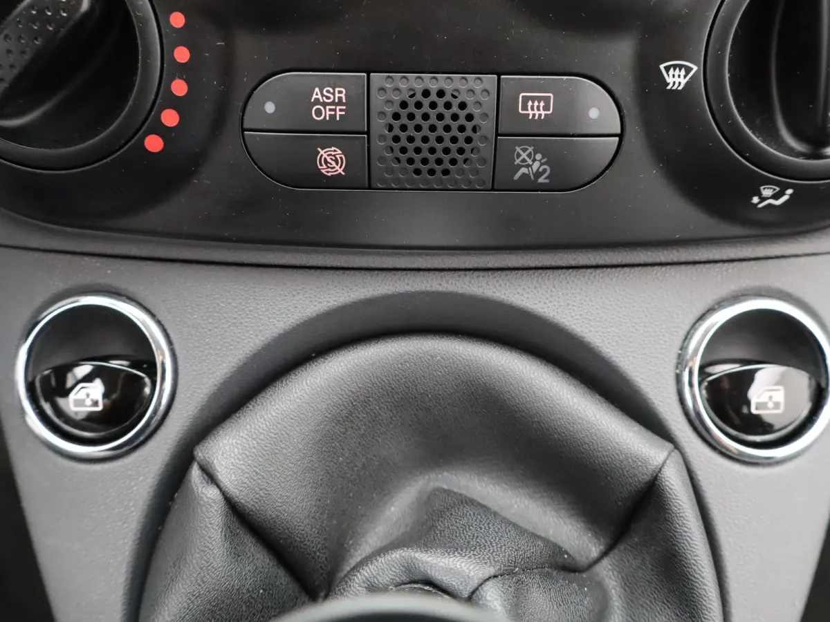 0.9 TwinAir Turbo Mirror Schuifdak | Airco | Navigatie | 15" Lichtmetalen Velgen | Bluetooth Telefoon Verbinding