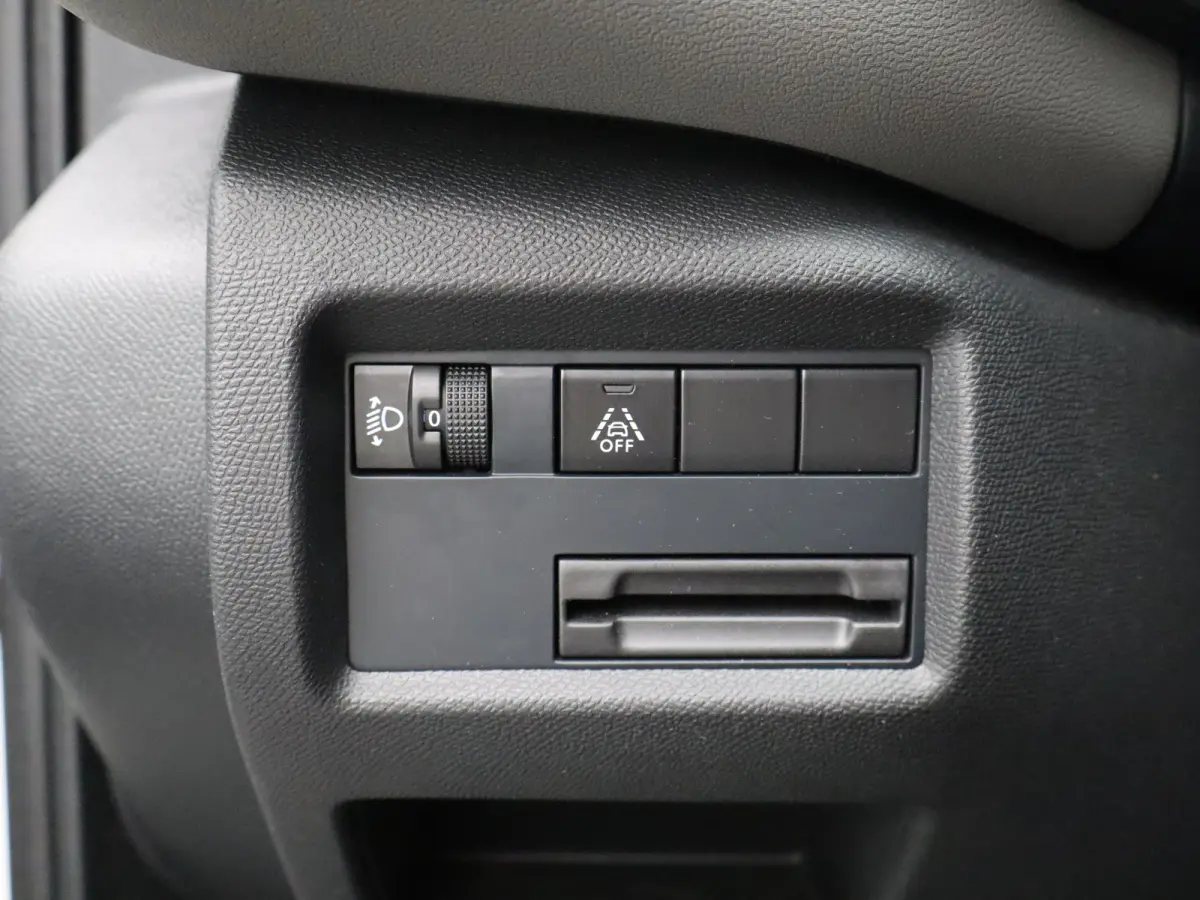 1.2 PureTech Feel | Cruise Control | Camera | Parkeersensoren | Climate Control | Half Lederen Bekleding | Apple Carplay/Android Auto