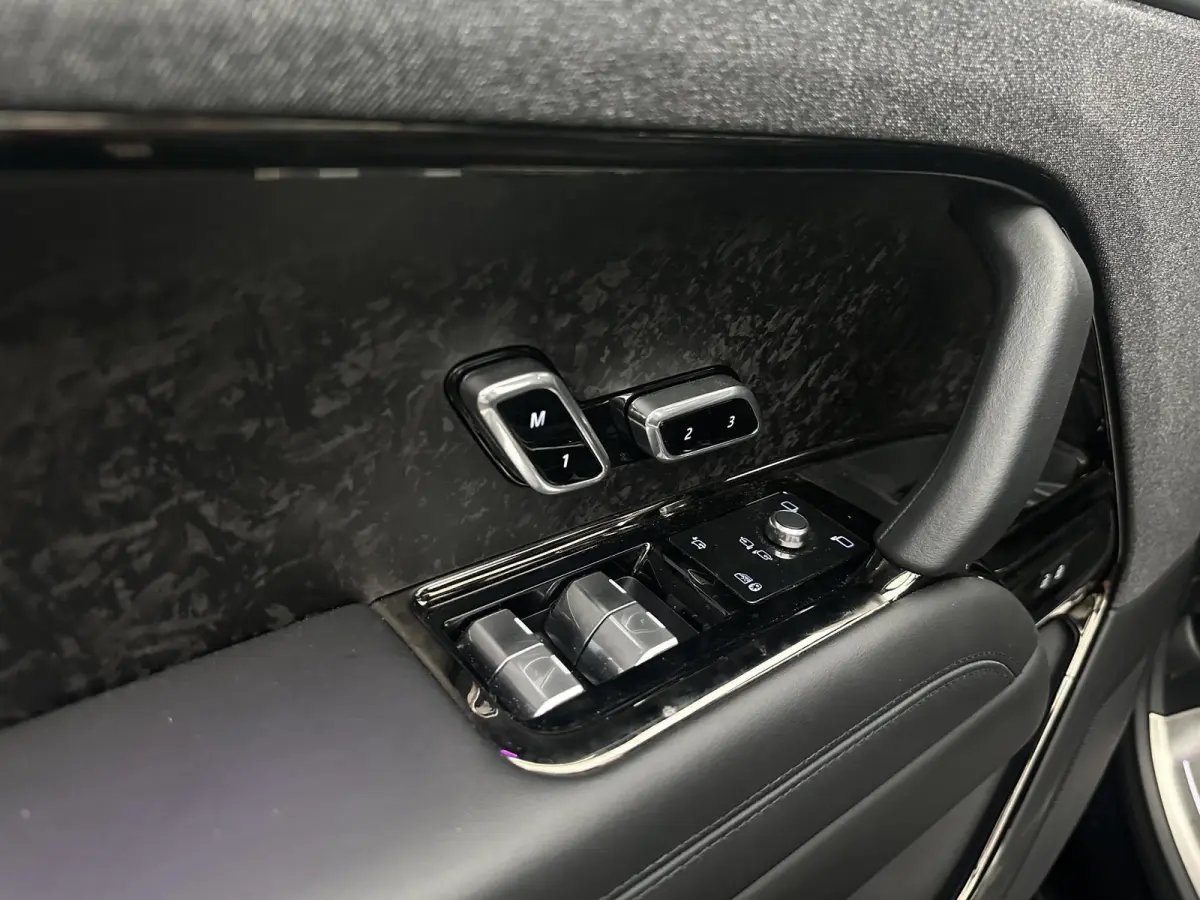 3.0 P510e Autobiography PHEV Panorama headup Carbon