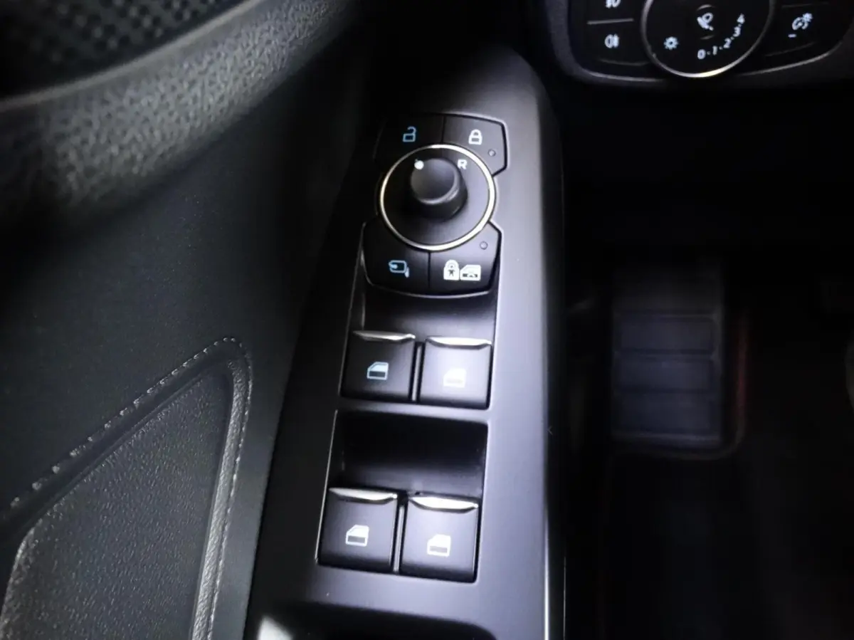 1.0 EcoBoost Hybrid ST Line X Business