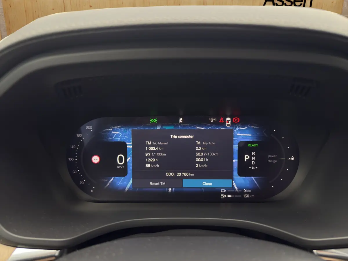 2.0 T6 Plug-in hybrid AWD Ultra Dark | Luchtvering | Trekhaak | Harman Kardon | Panoramadak | Stoel + Stuur Verwarming | 360 Camera |
