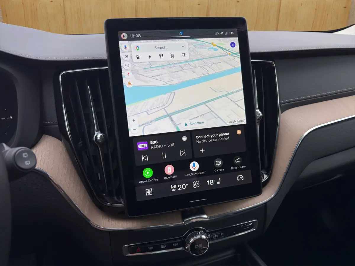 2.0 T6 Plug-in hybrid AWD Ultra Dark | Luchtvering | Trekhaak | Harman Kardon | Panoramadak | Stoel + Stuur Verwarming | 360 Camera |