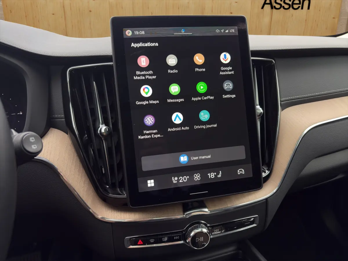 2.0 T6 Plug-in hybrid AWD Ultra Dark | Luchtvering | Trekhaak | Harman Kardon | Panoramadak | Stoel + Stuur Verwarming | 360 Camera |