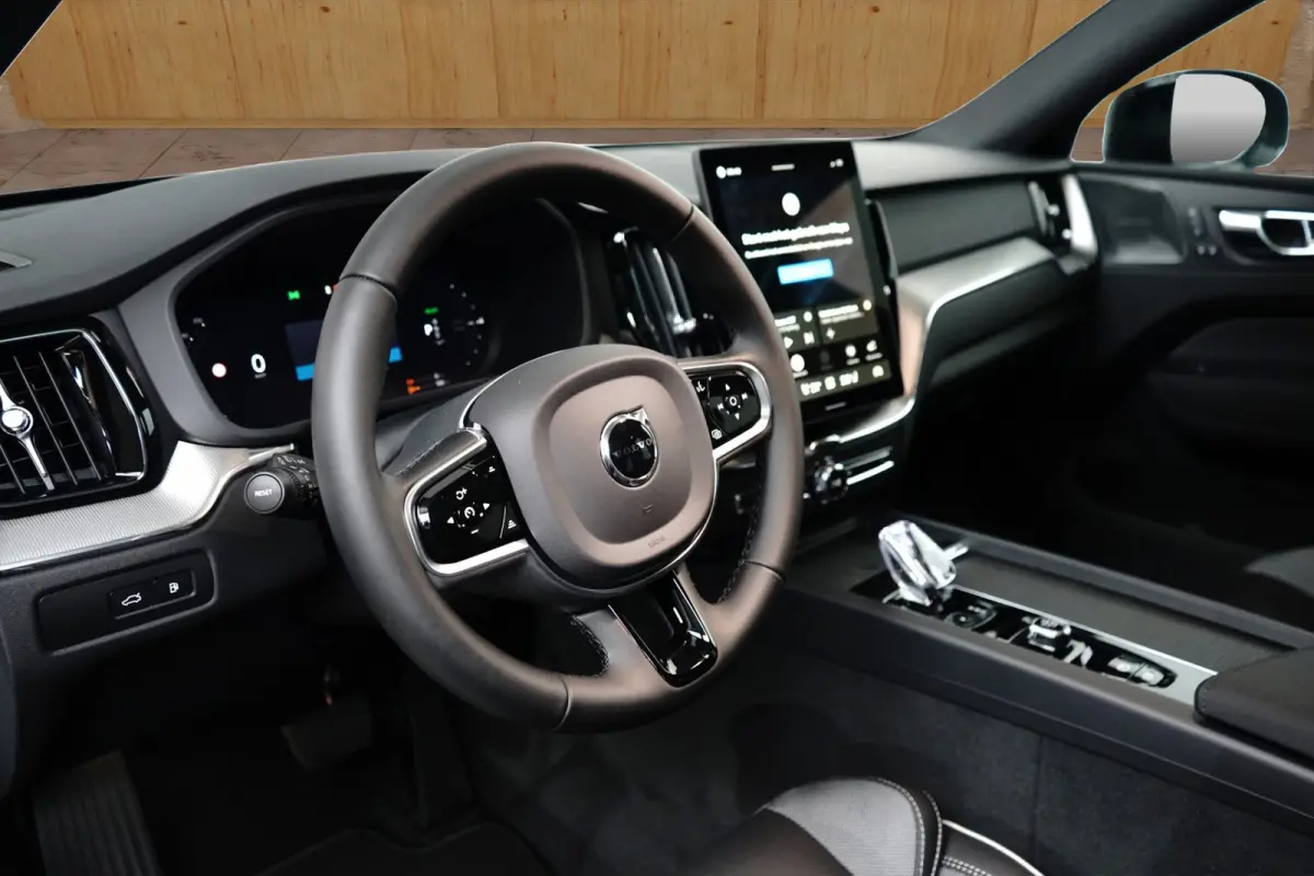Plus Black Edition Recharge Plug-In Hybrid AWD | Head Up Display | Harman Kardon | Panoramadak | 360 Camera | Stoel + Stuur Verwarming |