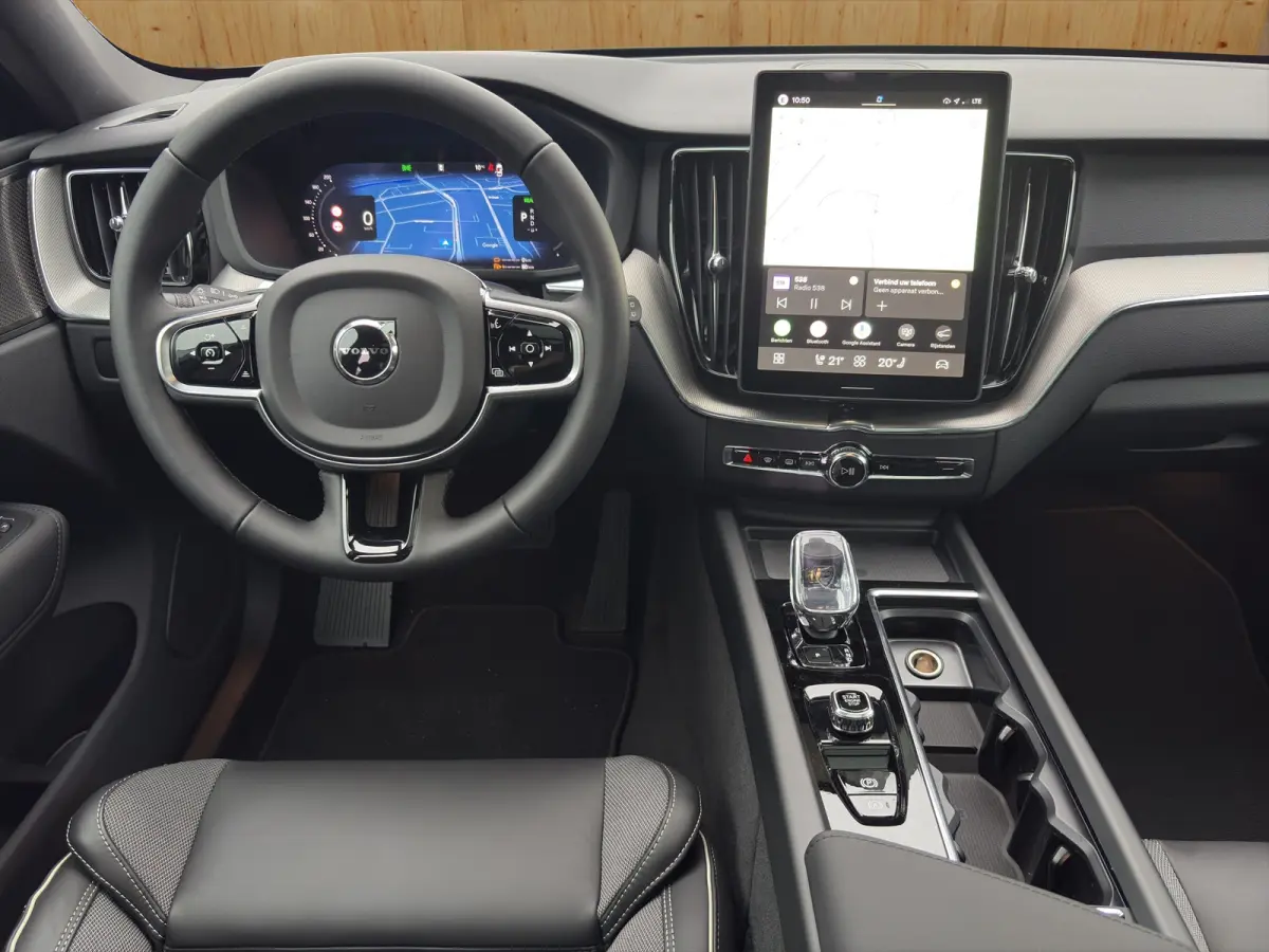 Plus Black Edition Recharge Plug-In Hybrid AWD | Head Up Display | Harman Kardon | Panoramadak | 360 Camera | Stoel + Stuur Verwarming |