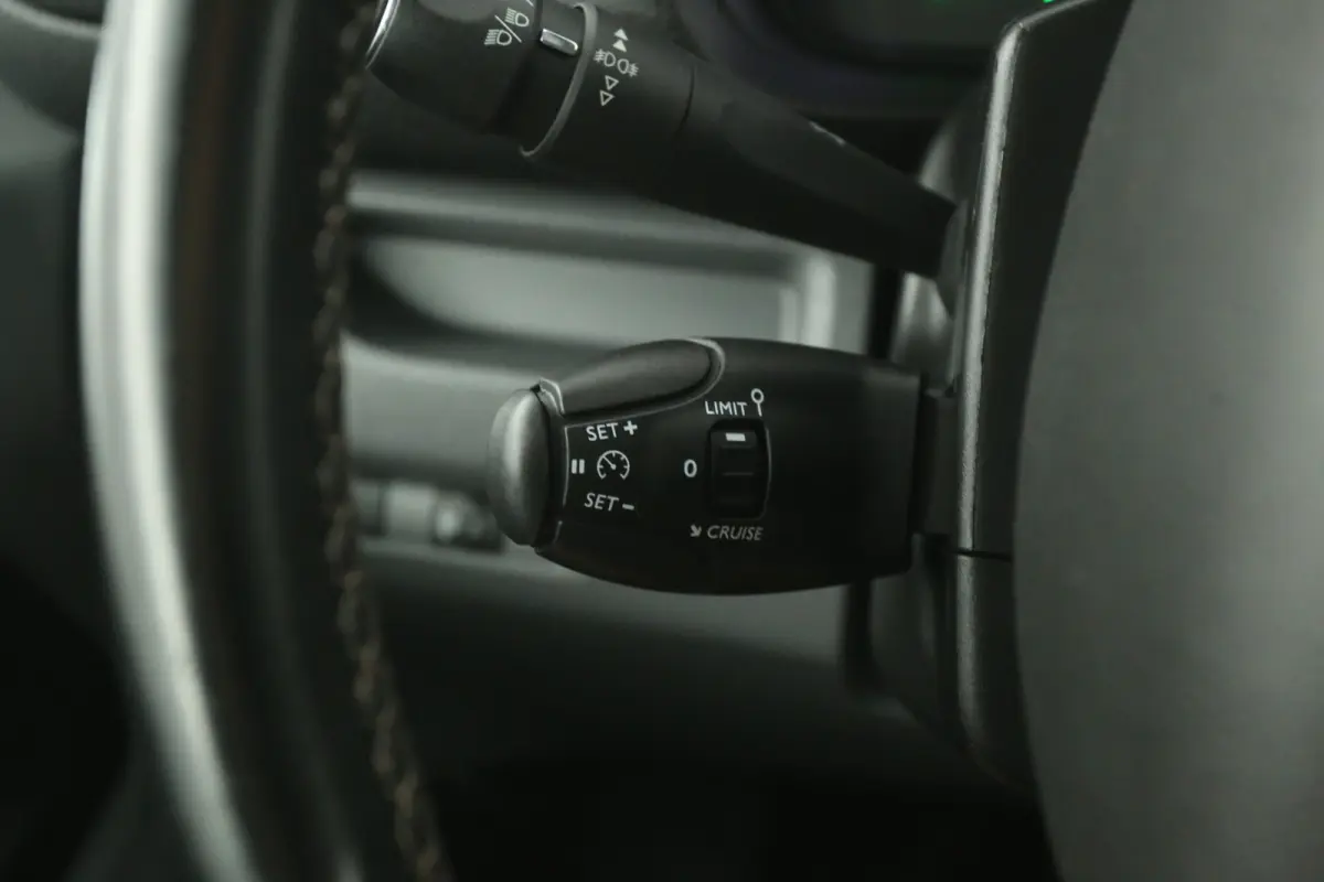 1.5D L2H1 | Marge | Clima | Carplay | 3 Zits | Cruise | Trekhaak | Parkeersens.