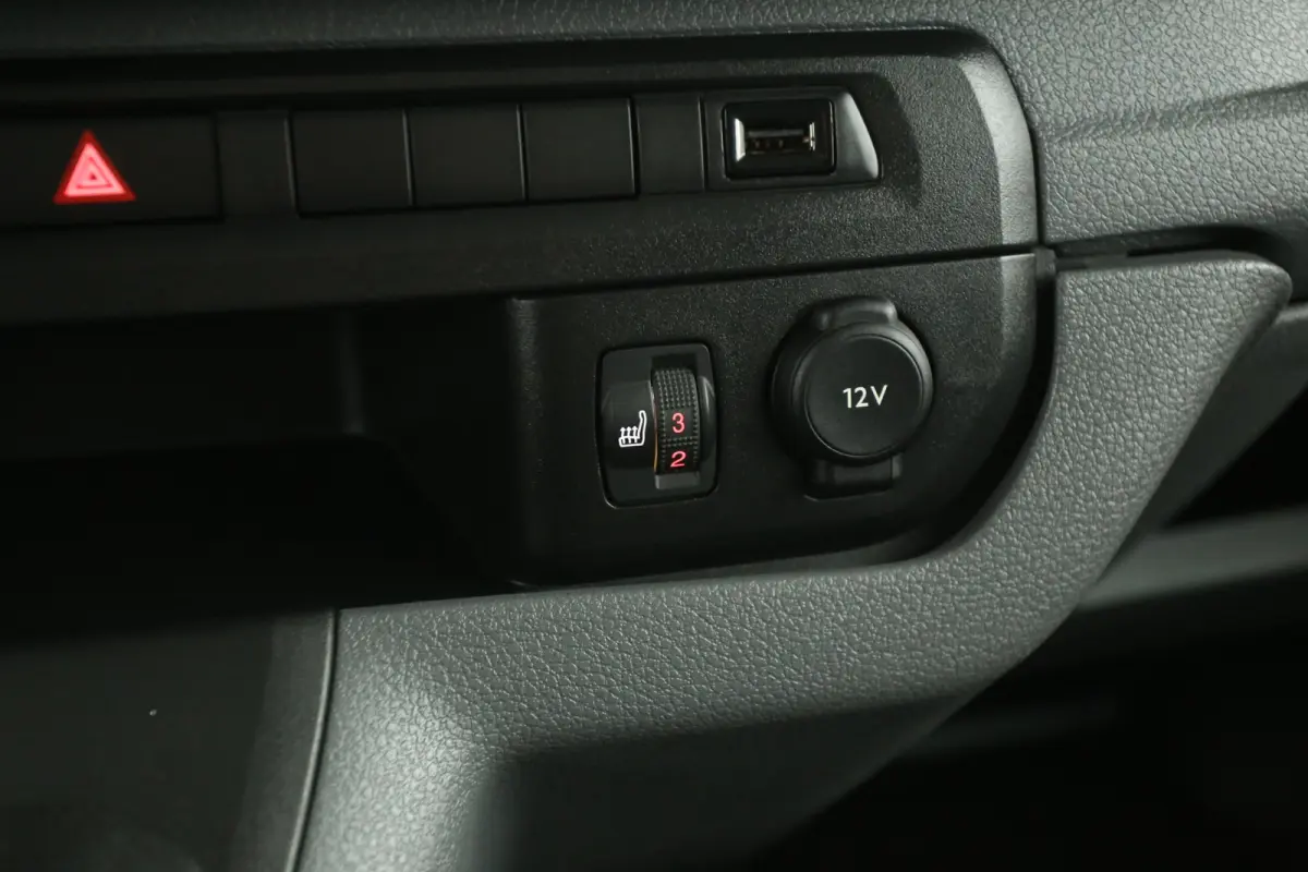 1.5D L2H1 | Marge | Clima | Carplay | 3 Zits | Cruise | Trekhaak | Parkeersens.