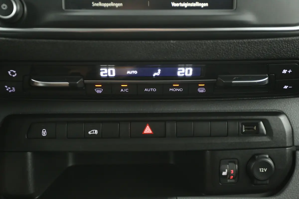 1.5D L2H1 | Marge | Clima | Carplay | 3 Zits | Cruise | Trekhaak | Parkeersens.
