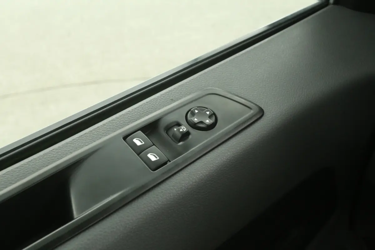 1.5D L2H1 | Marge | Clima | Carplay | 3 Zits | Cruise | Trekhaak | Parkeersens.