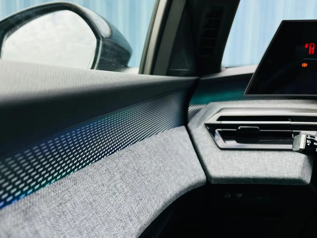 1.2 Hybrid 145 GT Adaptieve Cruise | Camera | Elec.Klep | Carplay | Leder/Stof | Clima | LMV | | Achterbank in delen neerklapbaar | Achteruitrijcamera | Apple Carplay/Android Auto|telefoonin