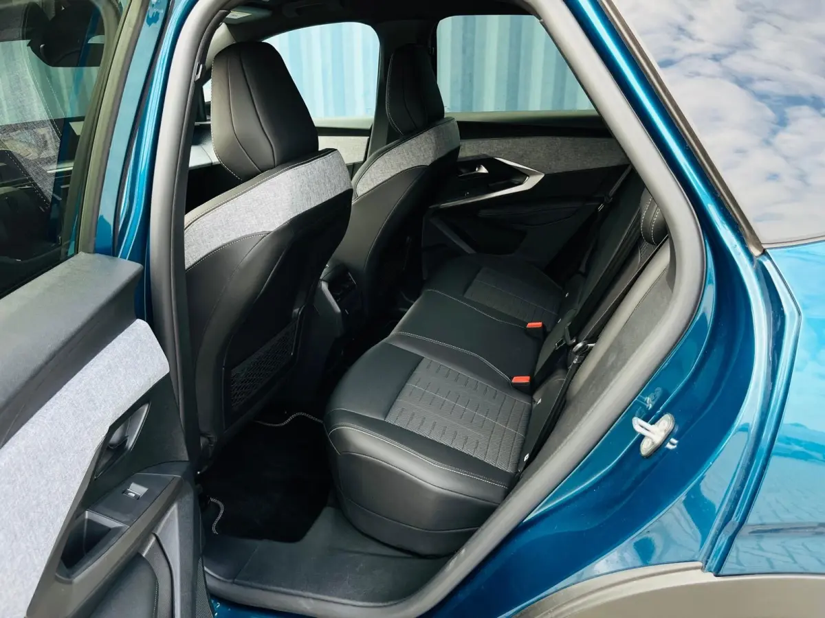 1.2 Hybrid 145 GT Adaptieve Cruise | Camera | Elec.Klep | Carplay | Leder/Stof | Clima | LMV | | Achterbank in delen neerklapbaar | Achteruitrijcamera | Apple Carplay/Android Auto|telefoonin