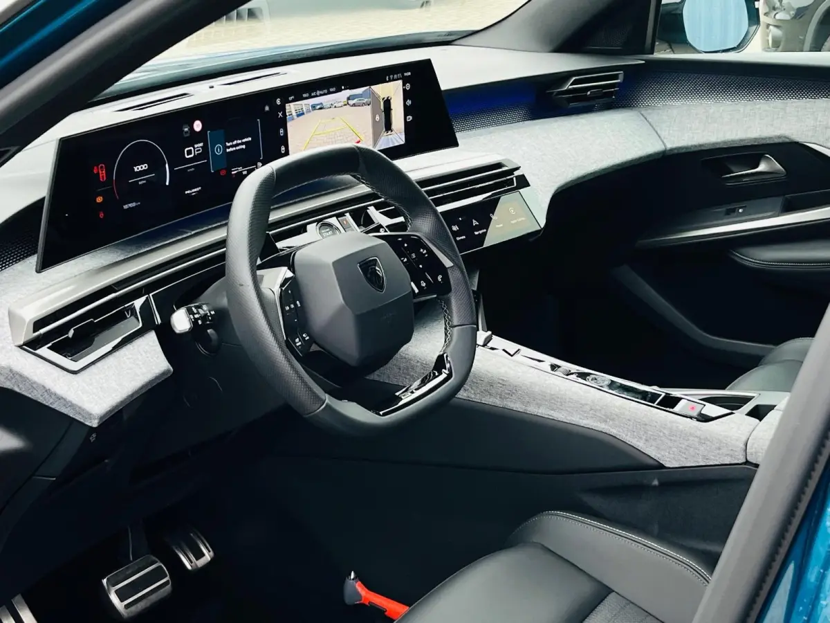 1.2 Hybrid 145 GT Adaptieve Cruise | Camera | Elec.Klep | Carplay | Leder/Stof | Clima | LMV | | Achterbank in delen neerklapbaar | Achteruitrijcamera | Apple Carplay/Android Auto|telefoonin