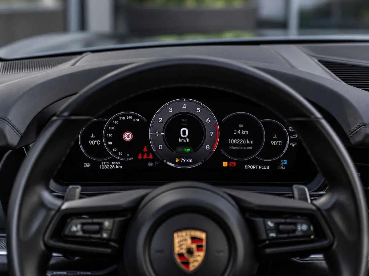 3.0 E-Hybrid|PANO|SFEER|CHRONO|CARBON